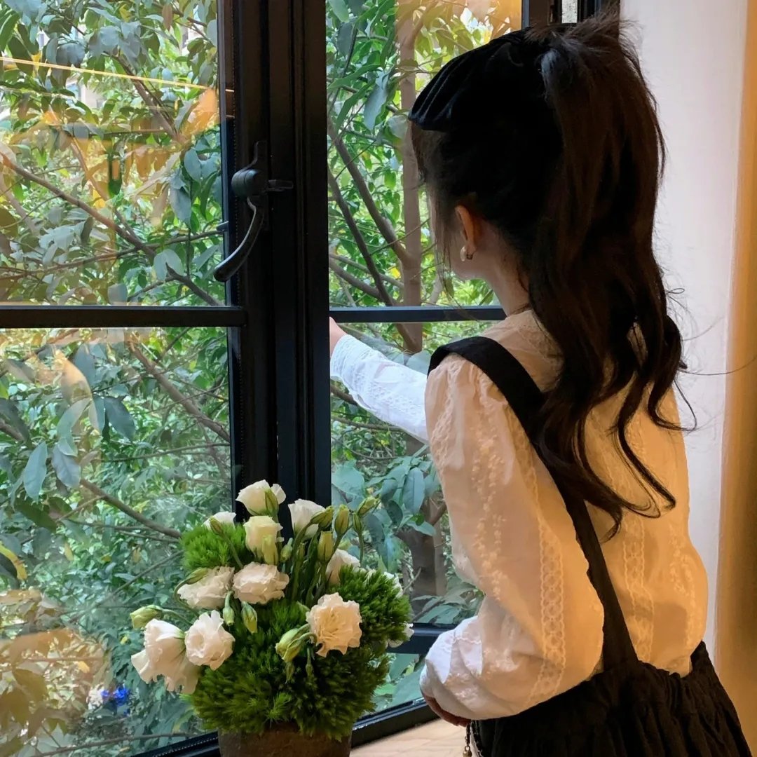 裸女游城